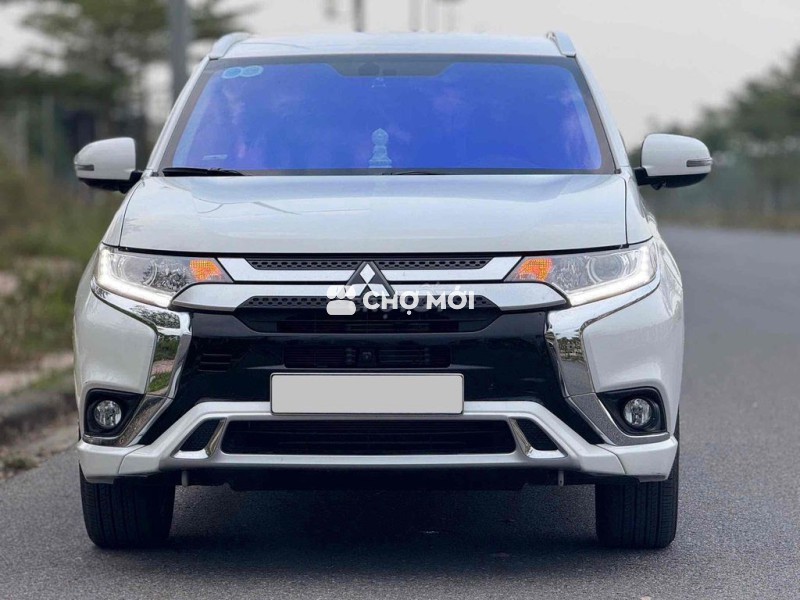 Mitsubishi Outlander 2.0 CVT sản xuất 2022