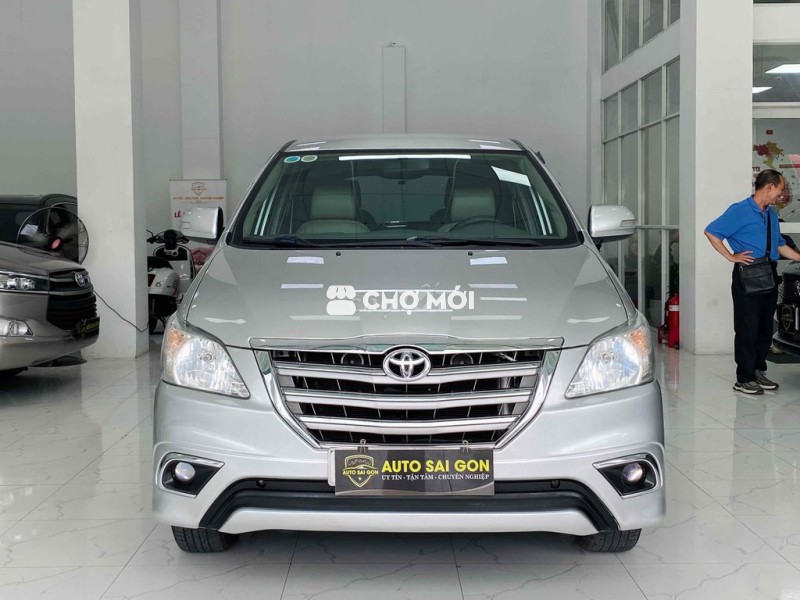 Toyota Innova 2014 2.0V - 140000 km