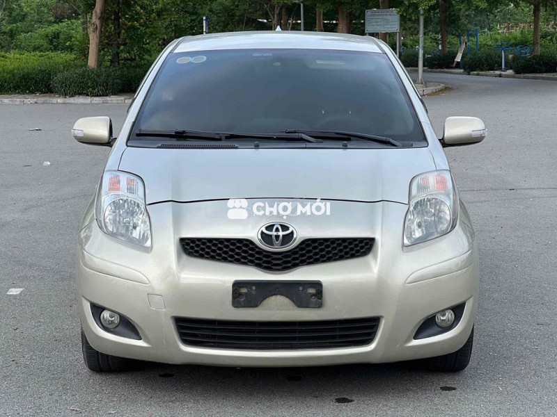 Toyota Yaris 2010 1.3 AT - 89000 km