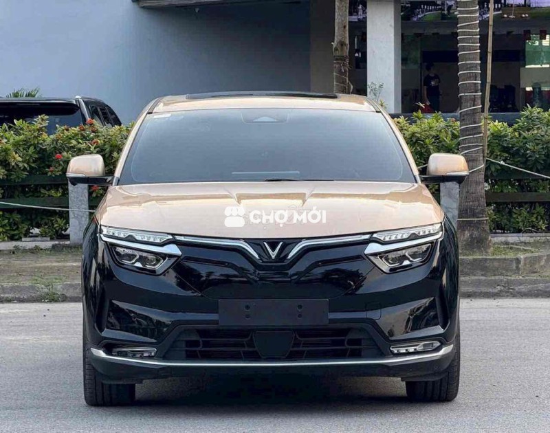 VF8 LUX LÁI ĐẲNG CẤP-KHÁC BIỆT-GẦN 500 Kilomet/SAC
