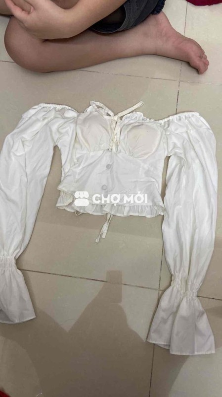 áo trễ vai trắng