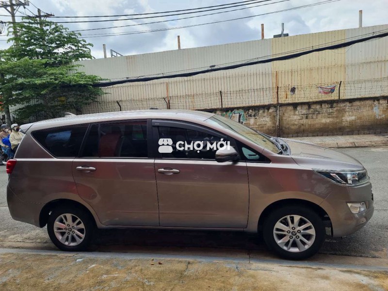 TOYOTA INNOVA 2.0E,số sàn,2018,88000km,ZIN ĐẸP 95%