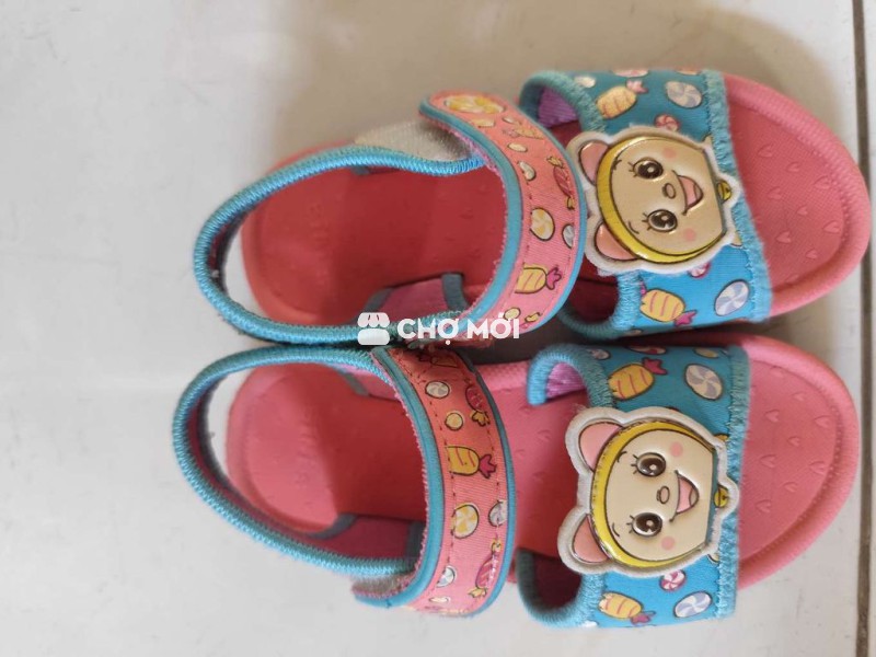 Tặng giày bitis bé+ đồng phục trường mầm non
