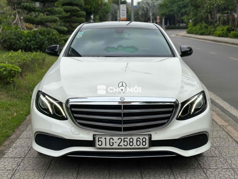 Mercedes Benz E Class 2017 E200 - 30000 km