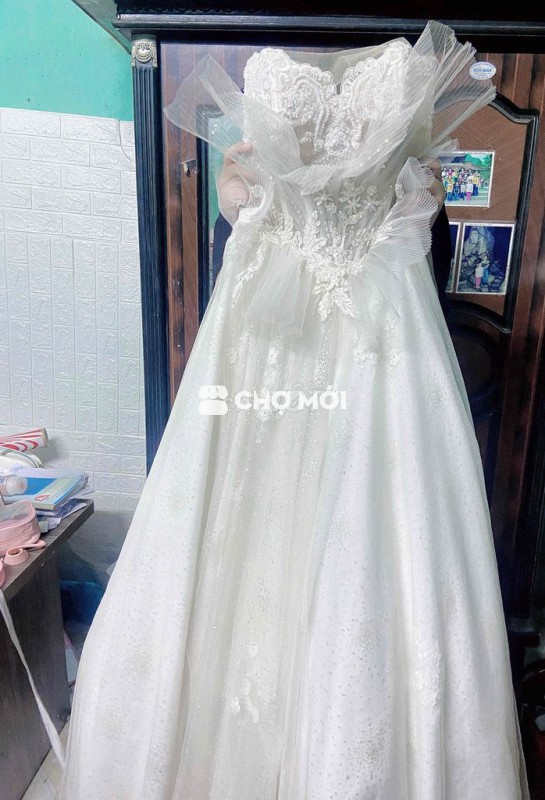 váy cưới , đi bàn