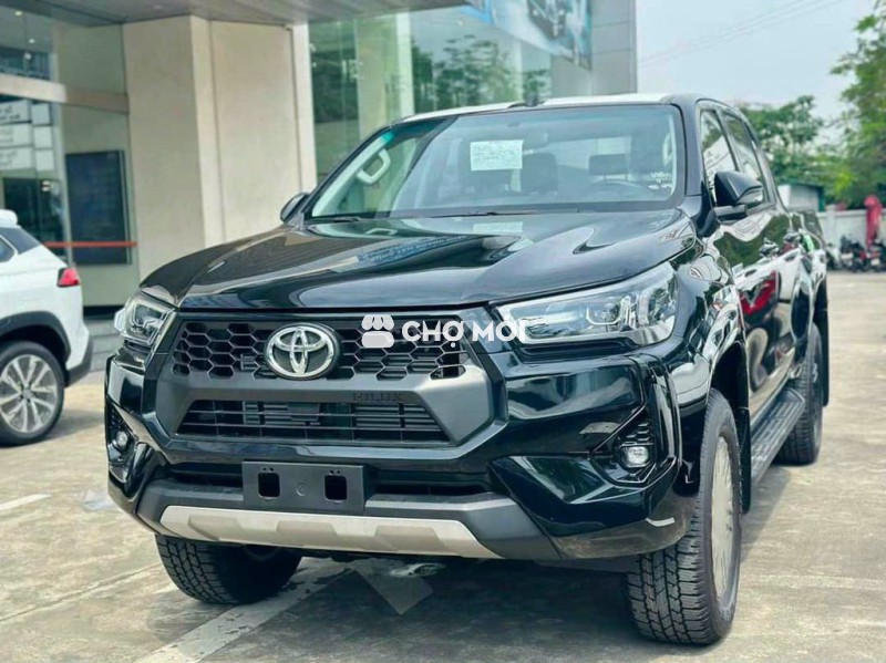 Toyota Hilux 2025 2.4L 4x2 AT xe giao ngay