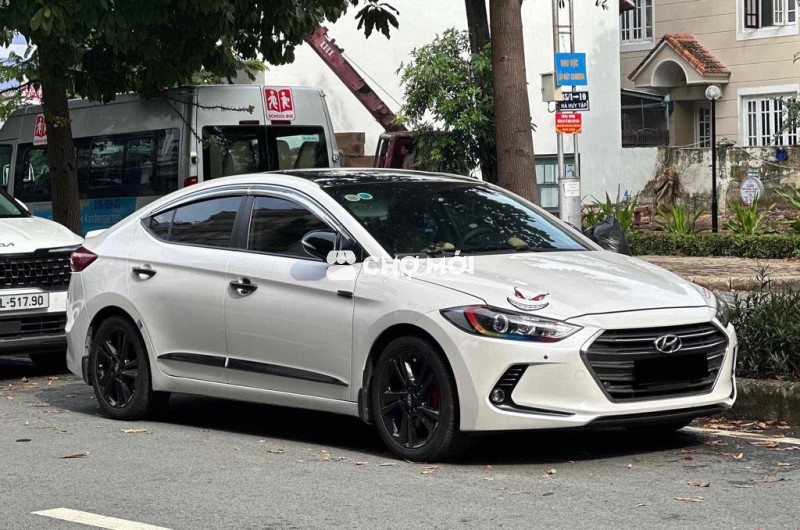 Hyundai Elantra 2017 2.0 AT xe zin giá cực tốt