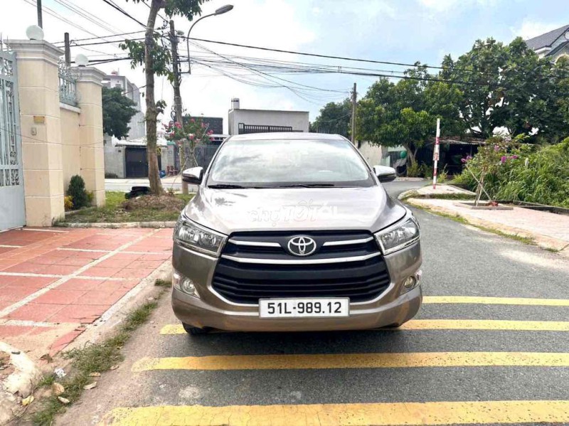 Toyota Innova 2020 2.0E - 90000 km