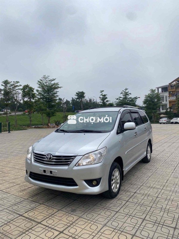 Toyota Innova 2.0E 2012 đk 2013 số sàn 9,8 vạn