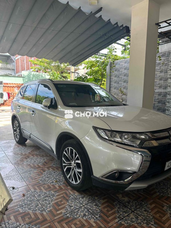 xe GĐ cần bán  Outlander 2019 2.0 CVT Premium -