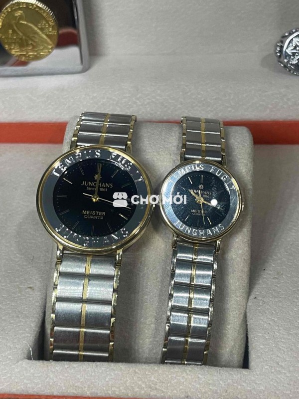Cả cặp(con lớn hỏng,nữ chạy)