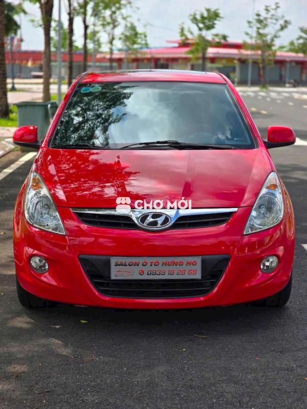 Hyundai i20 2011 1.4 AT - 50000 km