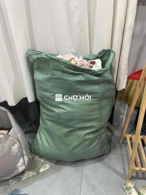 Mình có bao quần áo trẻ em cần cho