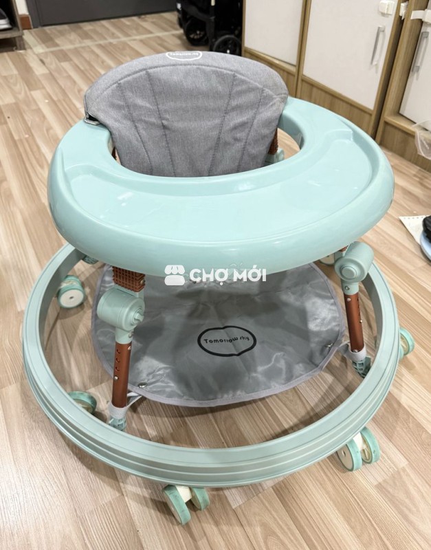 Xe Tập Đi, Đứng, Phiên Bản Theo Tiêu Chuẩn Mỹ