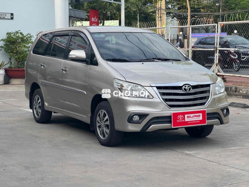 Toyota Innova G màu bạc 2015  tự động xe gia đình