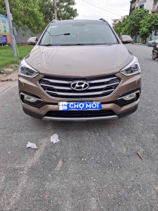 cần bán một xe huynhdai santafe đời 2016 ngay chủ