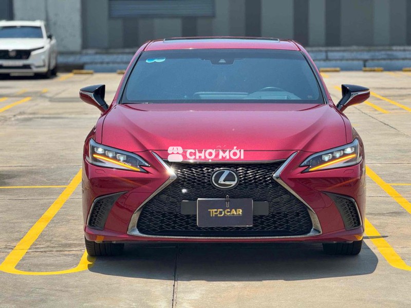 Lexus ES 2022 250 F Sport - 11800 km