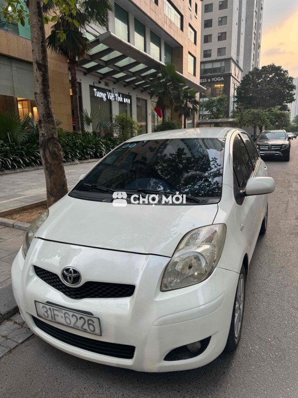 Toyota Yaris 2011 1.3 AT - 16000 km