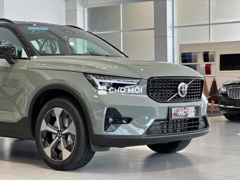 Volvo XC40 2025 màu xanh Sage Green mới nhất