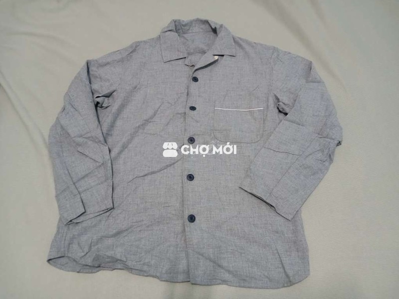 Áo uniqlo màu xám. Size L