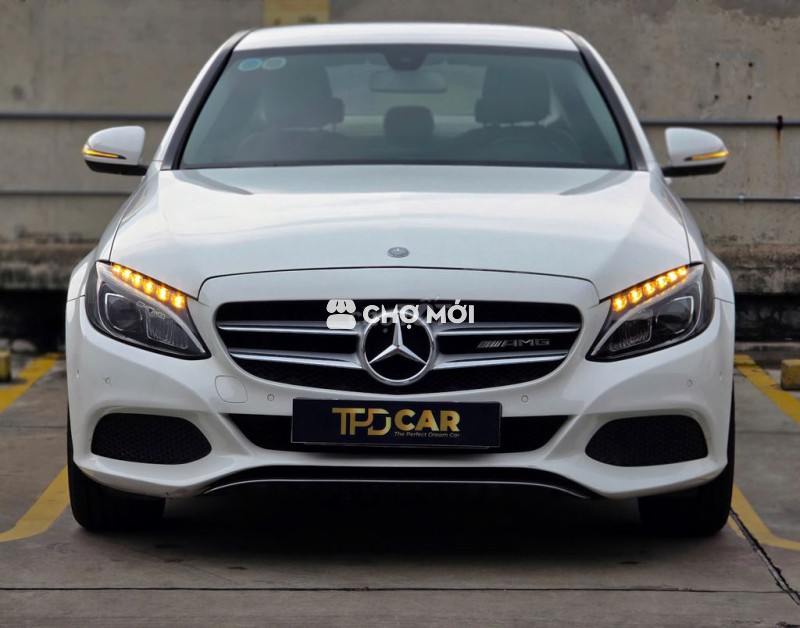Mercedes C200 2016 màu trắng, nội thất kem