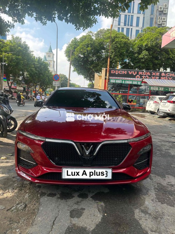 Lux A2.0 Plus 2022 chính chủ mua mới đi 17,500km