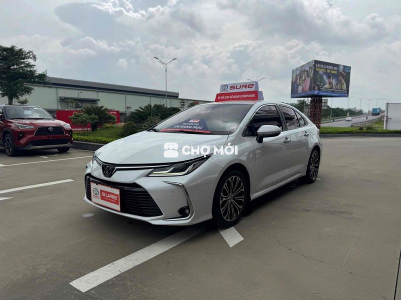 Toyota Corolla Altis Trắng, Sản Xuất 2022, odo 10v