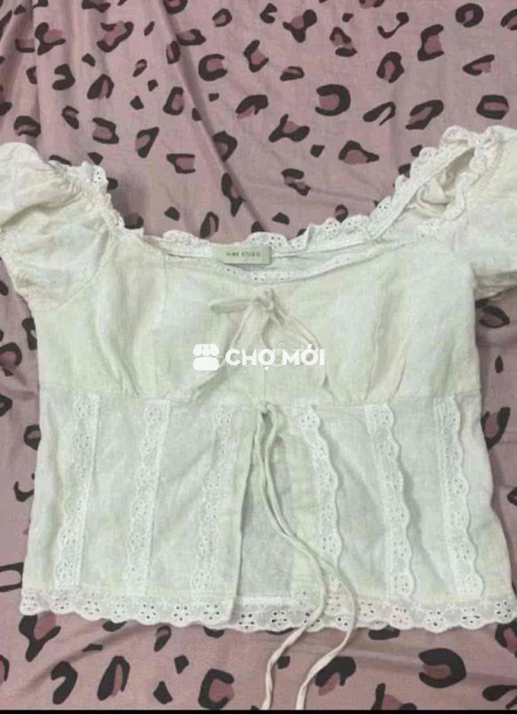 Áo trễ vai nơ trắng