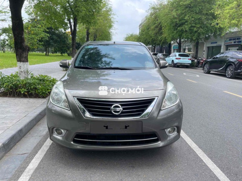 Nissan Sunny 2015 XV - đẹp tắt điện