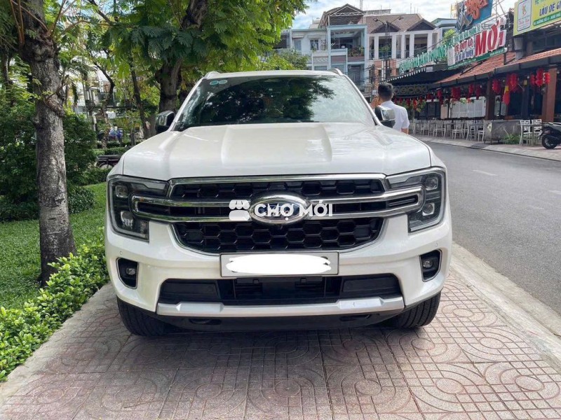 Everest Titanium 2 cầu 2022 xe gia đình đi giữ kỹ