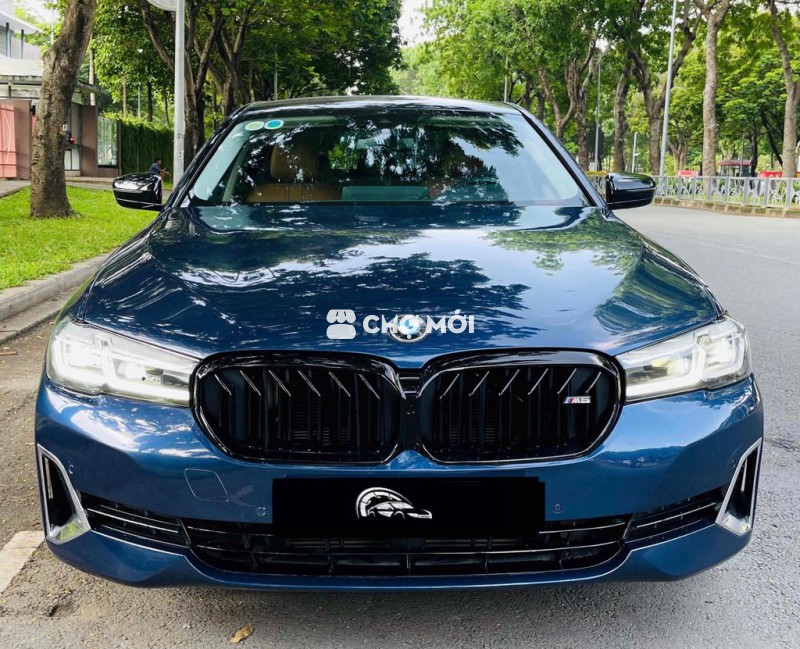 BMW 5 Series 2021 520i Luxury Line - 40000 km