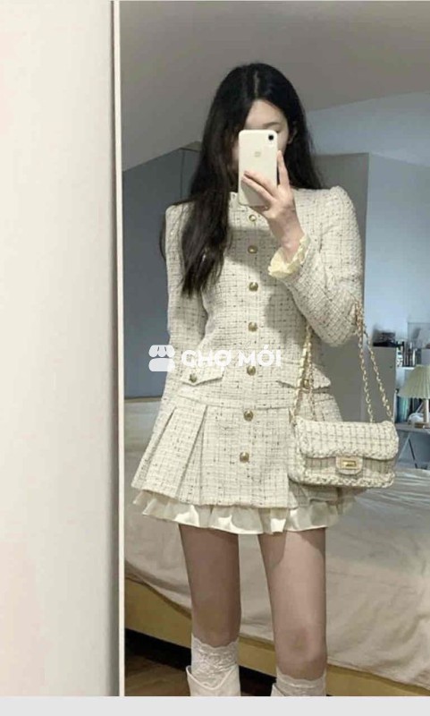 e mua 2 váy này đều hơn 300k mặc 1 lần e pass