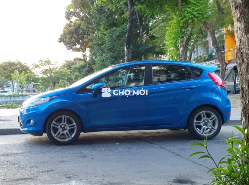 Ford Fiesta 2011 1.6 AT Hatchback - 68000 km