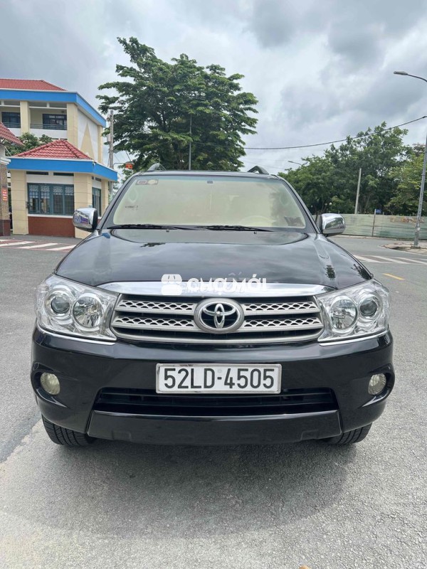 Toyota Fortuner 2009 2.7V - 92358 km
