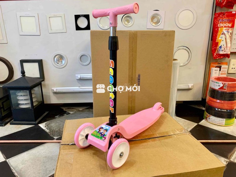Xe Scooter gấp gọn màu hồng cho bé. Còn như mới