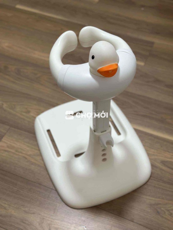 cây tắm đứng cho bé con vịt