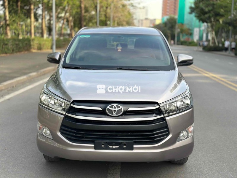 Bán Toyota Innova 2019 2.0E MT Ghi Xám 6 Vạn