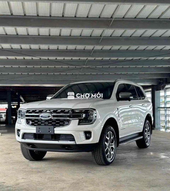 2025 Everest Tita 4x2 Bank 95%,lãi 6,5% xe sẵn