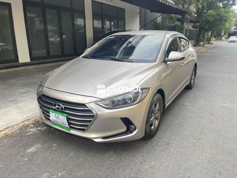 Hyundai Elantra 2019 số sàn