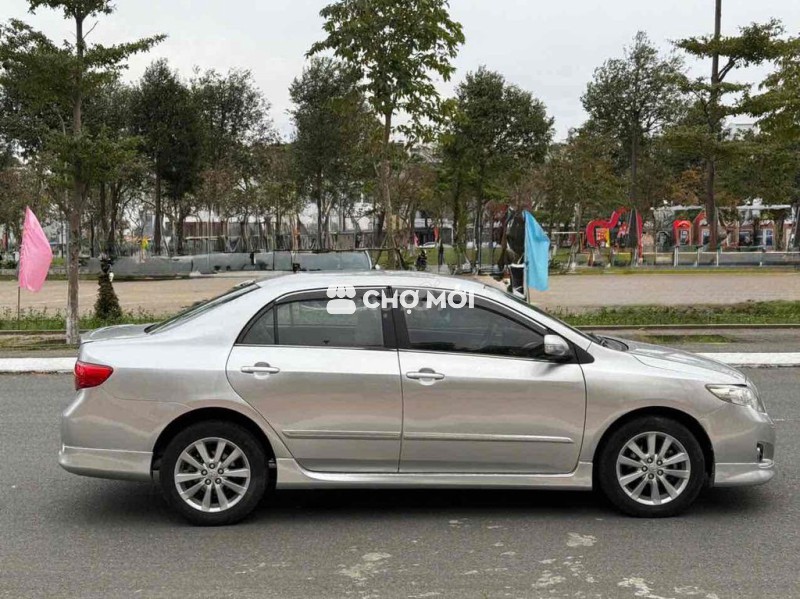 Toyota Corolla Altis 2.0V bản cao cấp