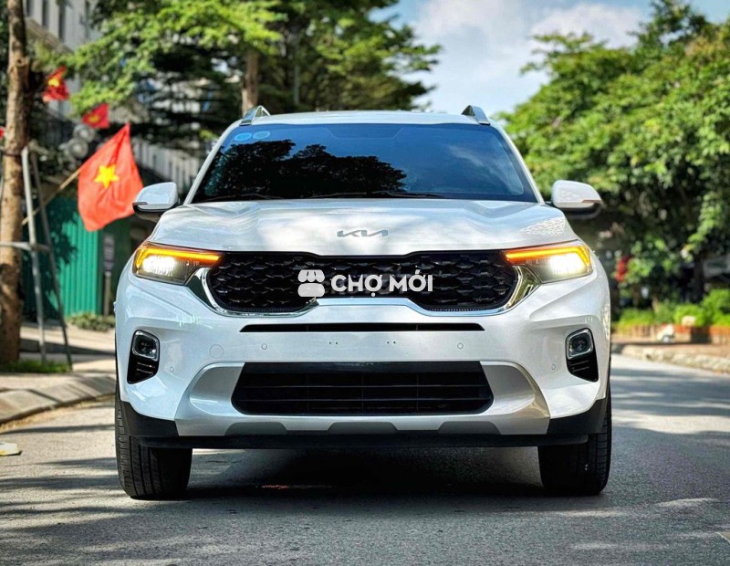 Kia Sonet 2023 Luxury 1.5 AT - 16000 km