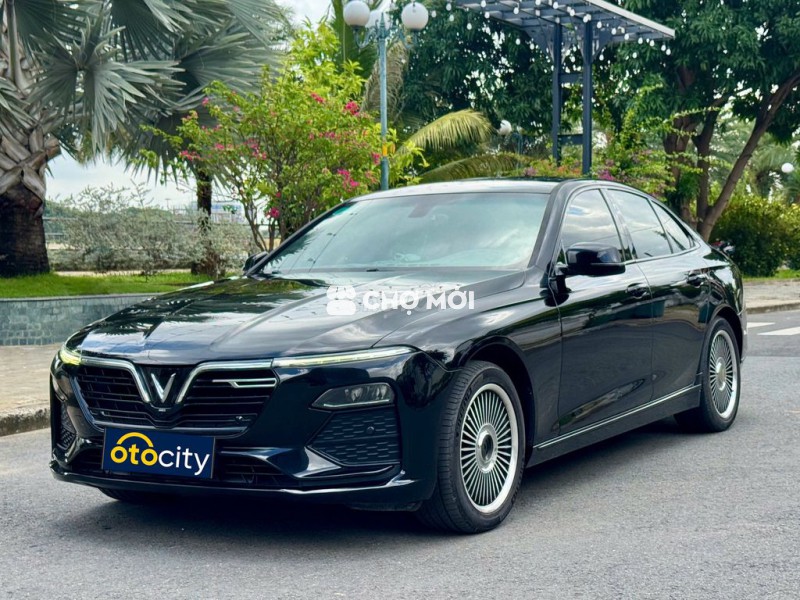 Vinfast Lux A Base 2019 - Màu đen - 5vkm