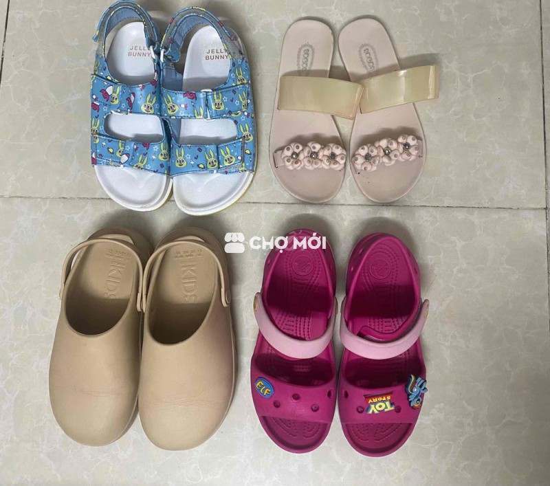 giày bé chính hãng sz18-19cm tặng Dép