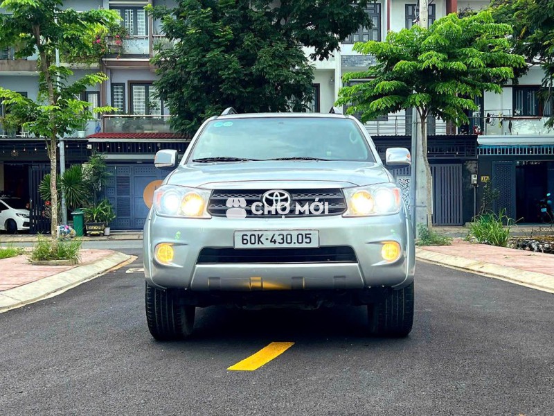 Toyota Fortuner 2009 2.7V 4x4 AT - Ghi bạc