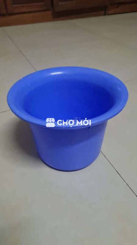 Bô nhựa màu xanh dương