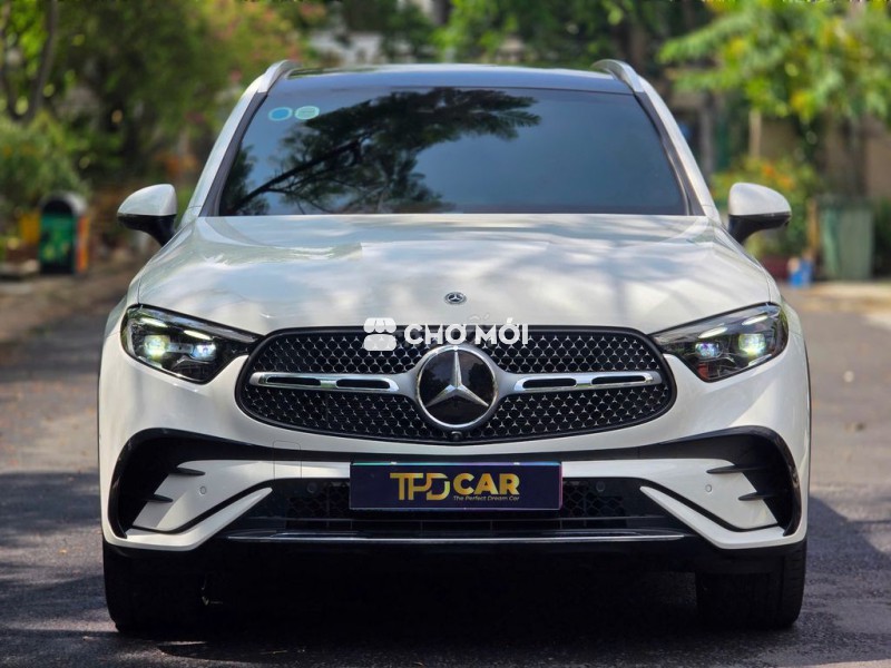 GLC300 4Matic Model 2024 Màu Trắng, Nội Thất Nâu