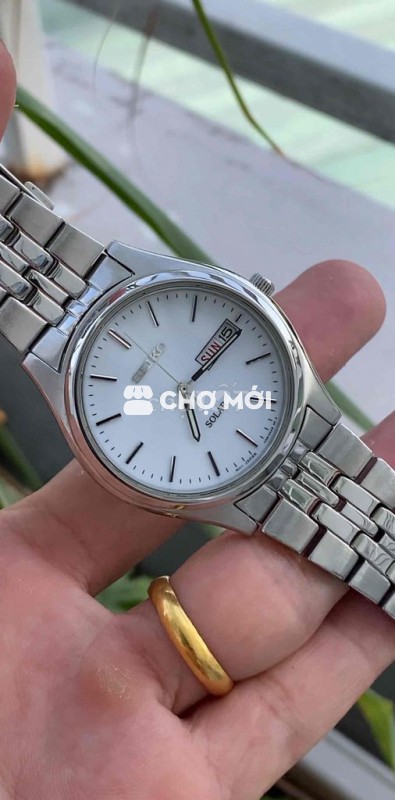 Đồng hồ ê-cô pin solar
