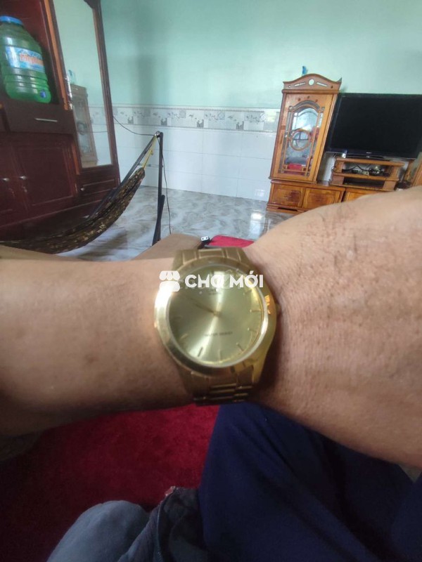 Cần thanh lý đồng hồ mạ vàng casio