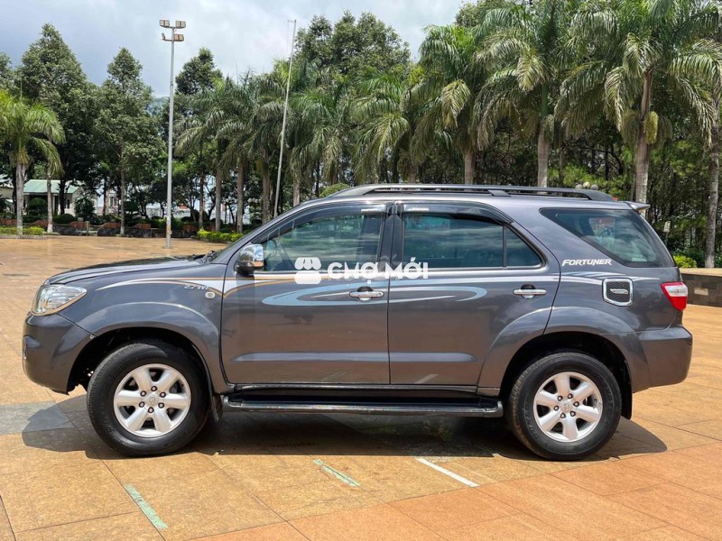 Toyota Fortuner 2010 2.5G - 200000 km