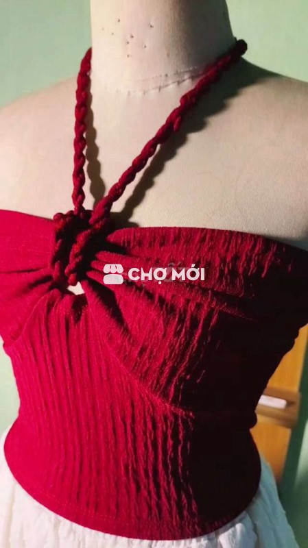 Váy hai dây đỏ chất liệu mềm mại